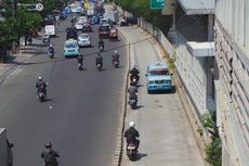 Aksi Nekat Sopir Angkot, Serobot dan Lawan Arah di Jalur Transjakarta