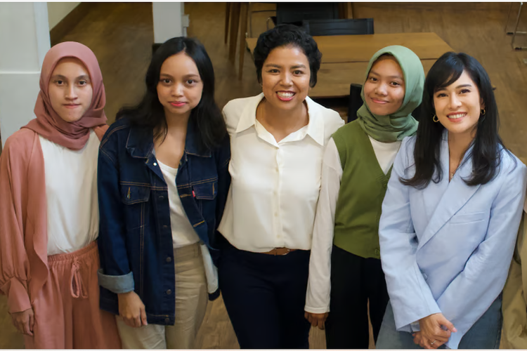 Beasiswa Perempuan Inovasi 2023 terbuka bagi siswi SMP, SMA/SMK sederajat, mahasiswa hingga profesional yang ingin mendapatkan pelatihan keterampilan digital.
