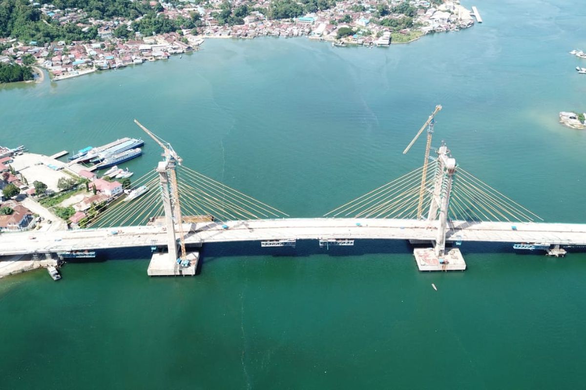 Jembatan Teluk Kendari, Sulawesi Tenggara.