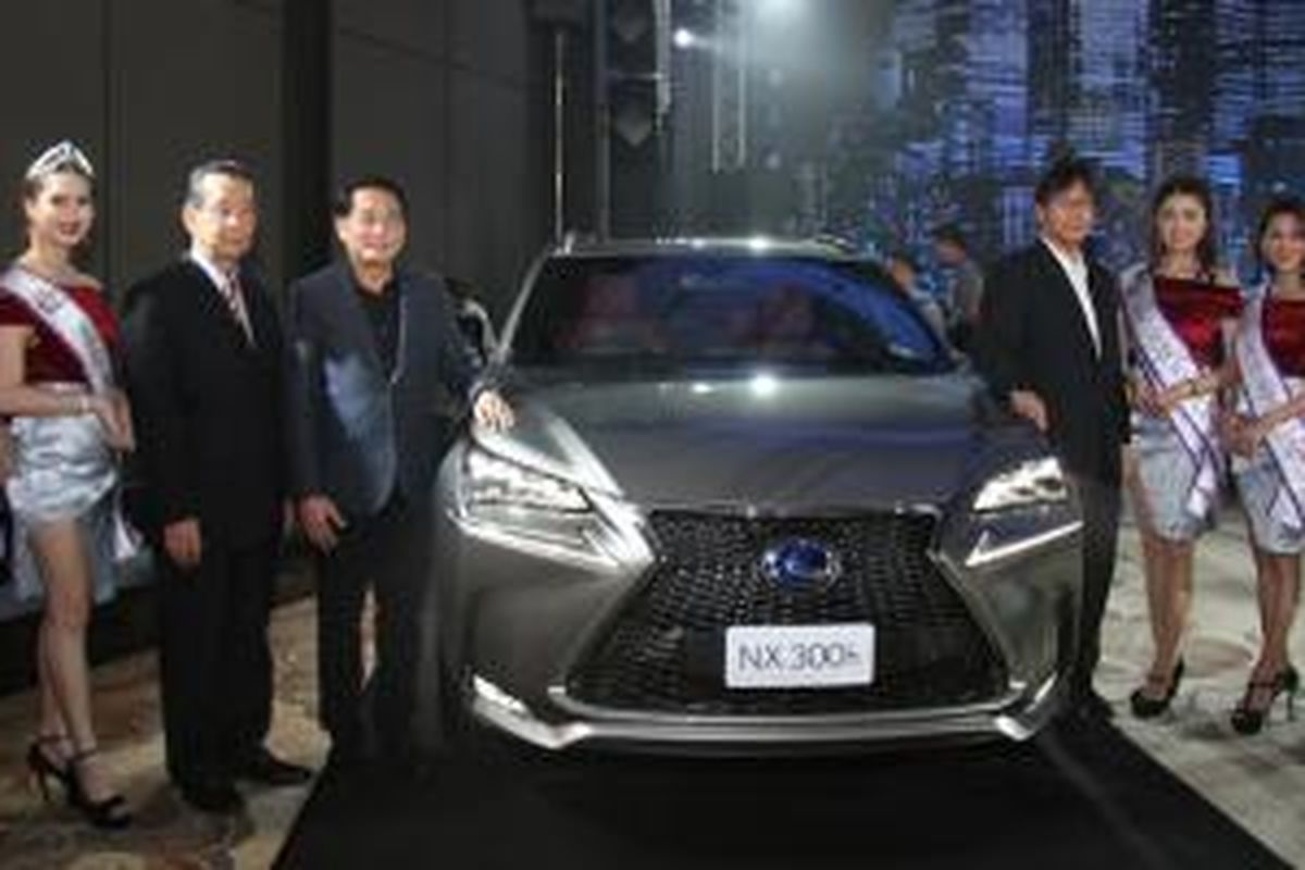 SUV kompak terbaru Lexus sudah mulai dipasarkan di Thailand.