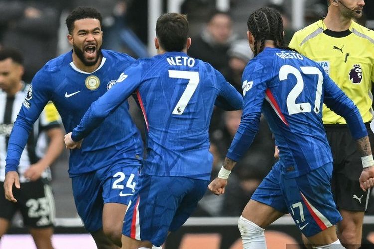 Chelsea menyelamatkan satu poin saat bertandang ke markas Newcastle United pada Sabtu (20/12/2025). Pertandingan Newcastle United vs Chelsea merupakan lanjutan laga Premier League 2025-2026 yang bergulir di St James' Park, Newcastle.