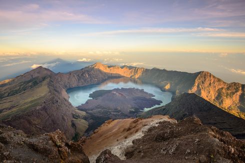 Pendakian Gunung Rinjani Akan Dibuka, Wisatawan Wajib Pakai Masker