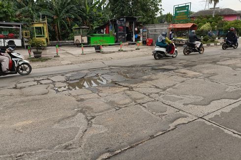 Kendaraan Bertonase Besar Jadi Penyebab Puluhan Jalanan Rusak di Kota Bekasi