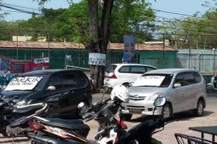 Pemberlakukan parkir asal ikhlas ini di Jalan T.Hamzah Bendahara, Kota Juang, Kabupaten Bireuen, Aceh. DESI