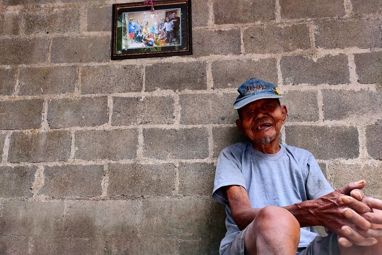 Mbah Mangun hidup seorang diri di pondok mungil di Kapanewon Lendah, Kulon Progo, Daerah Istimewa Yogyakarta.