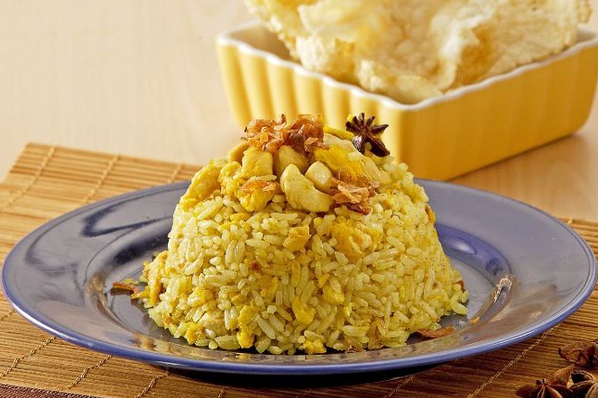 Ilustrasi nasi goreng kambing rempah.