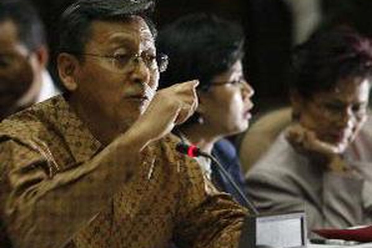 Calon Gubernur Bank Indonesia Boediono yang kini masih menjabat sebagai Menteri Koordinator Bidang Perekonomian.