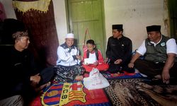 Wagub Uu Pastikan Bocah Penjual Tahu Bulat di Tasikmalaya Tak Putus Sekolah