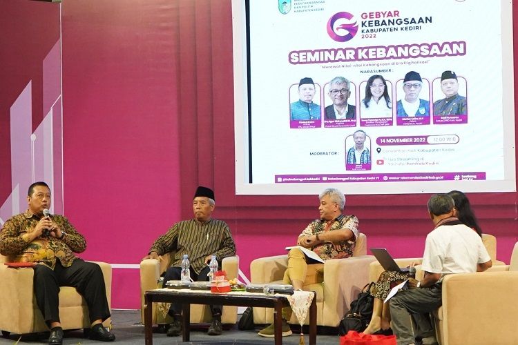 Pemkab Kediri menggelar seminar kebangsaan di Convention Hall Simpang Lima Gumul (SLG), Kabupaten Kediri, Jawa Timur (Jatim), Senin (14/11/2022). 

