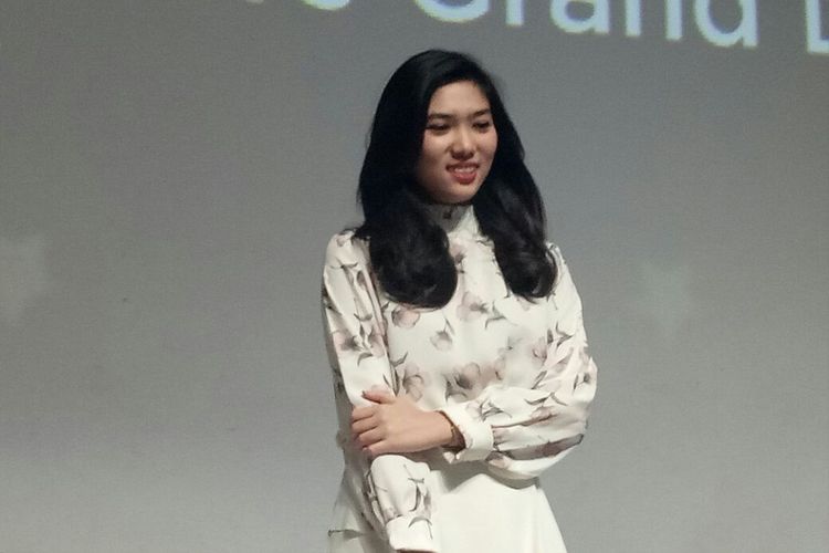 Isyana Sarasvati saat ditemui dalam acara peluncuran brand ambassador Oriflame di Lotte Shopping Avenue, Kuningan, Jakarta Selatan, Kamis (1/2/2018).
