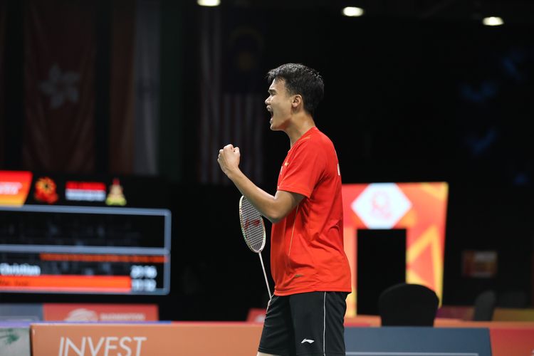 Pebulu tangkis Indonesia, Christian Adinata, saat tampil melawan pemain Singapura Koh Jia Wei Joel pada semifinal Kejuaraan Beregu Asia 2022, 19 Februari 2022. Terbaru, Christian Adinata lolos ke babak kedua Spain Masters 2023, Rabu (29/3/2023).