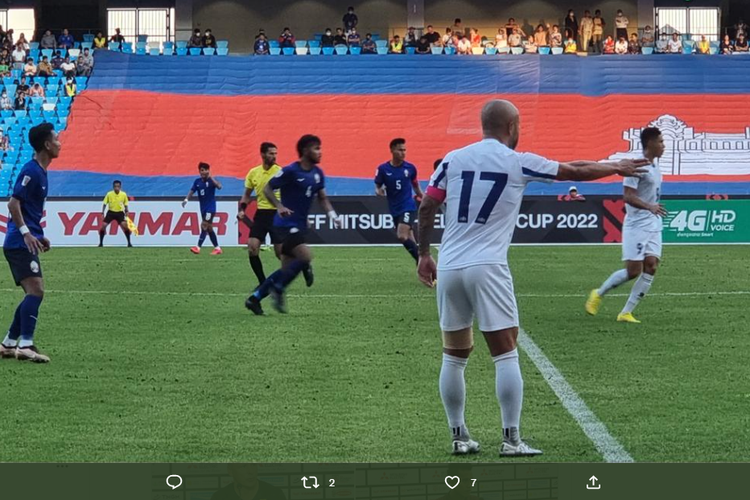 Tangkapan layar Twitter @AFFPresse yang menangkap momen laga Kamboja vs Filipina di Morodok Techo National Stadium, Phnom Penh, Kamboja, pada Selasa (20/12/2022) sore WIB. Duel Kamboja vs Filipina menjadi laga pembuka fase grup Piala AFF 2022.