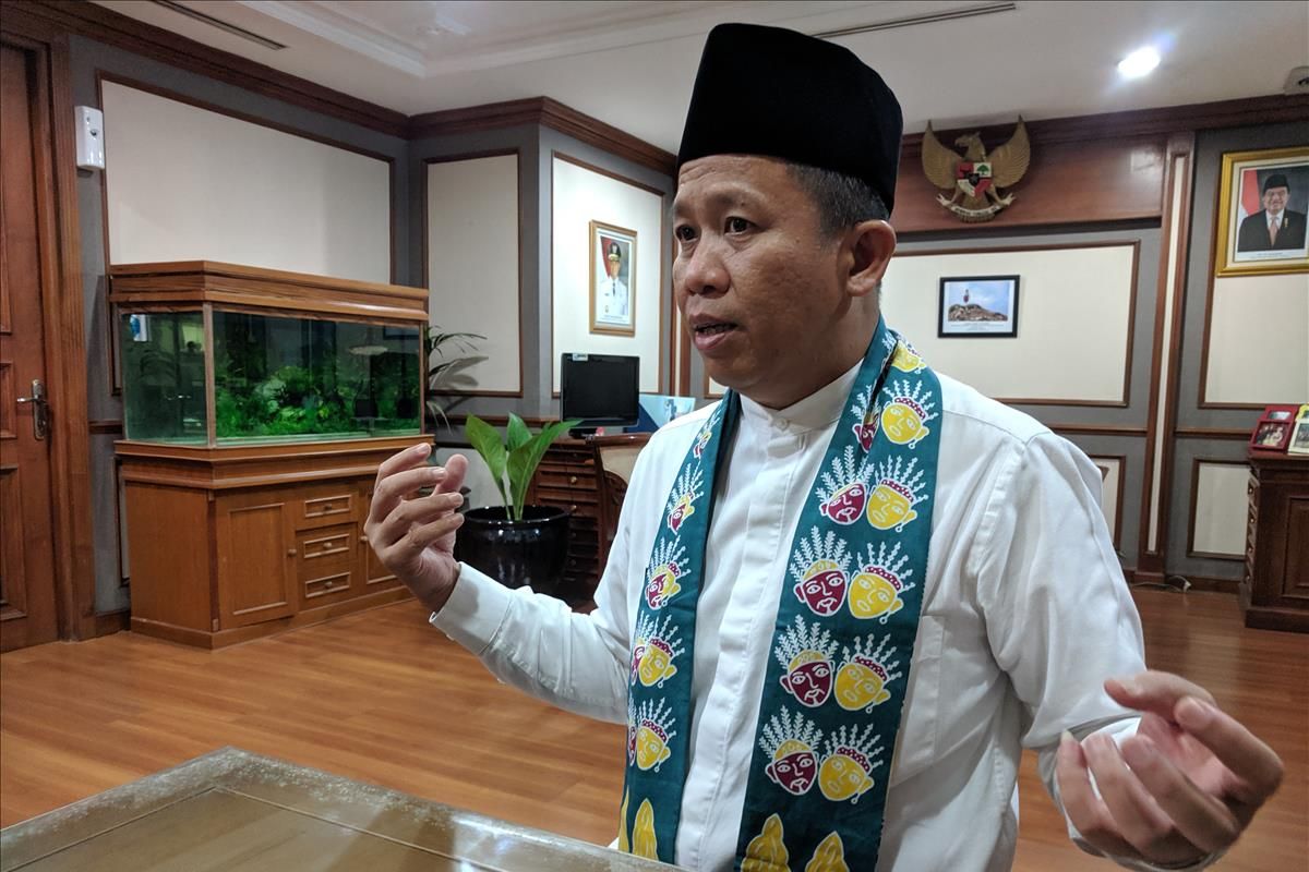 Wali Kota Jakarta Utara Ali Maulana Hakim di Kantornya