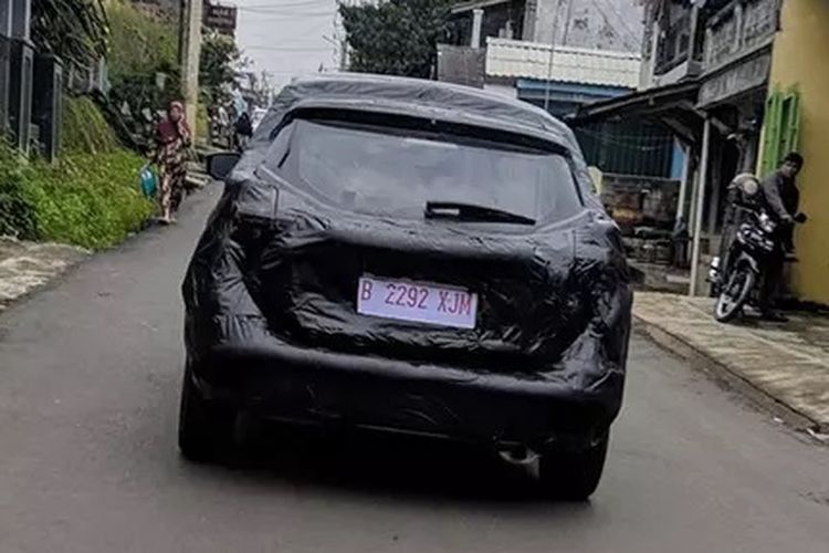 Tampak bagian belakang Spyshot Nissan Kicks