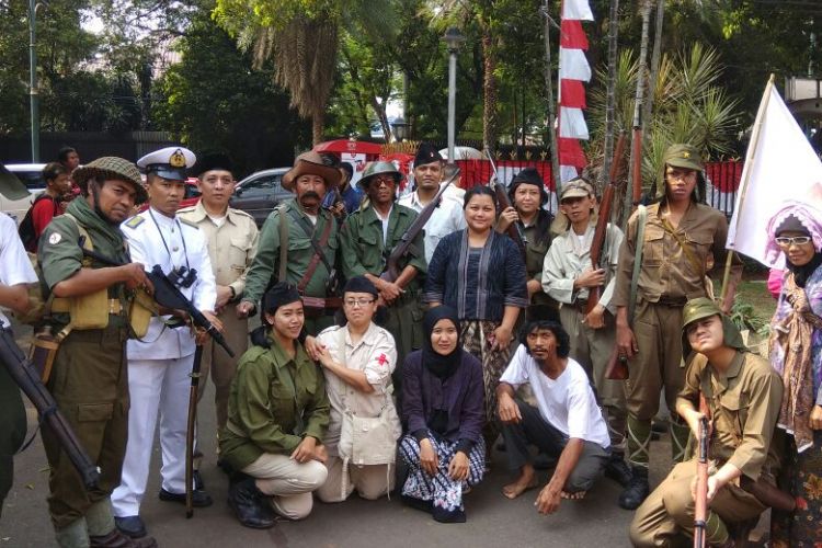 Museum Perumusan Naskah Proklamasi kembali menggelar Kegiatan Napak Tilas Proklamasi pada Rabu (16/8/2017). 