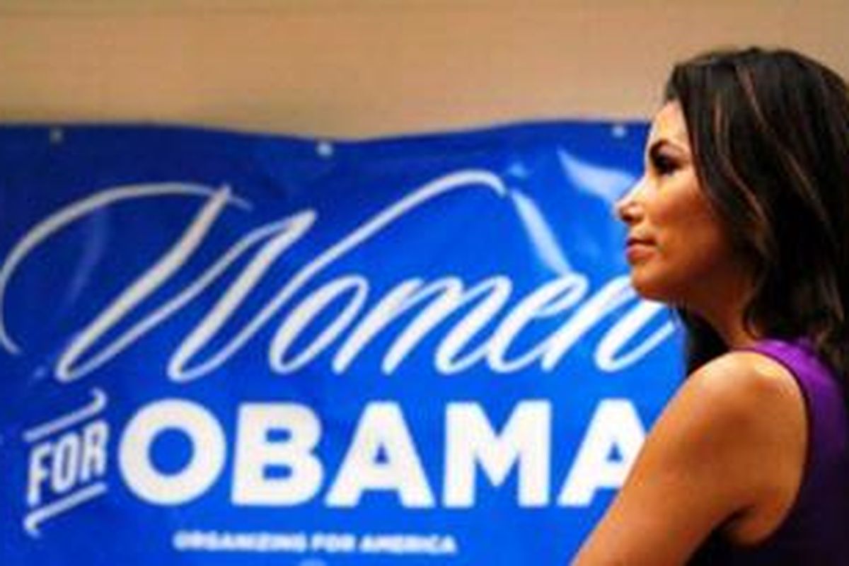 Eva Longoria saat menjadi salah satu pembicara di Obama Women Vote 2012 Summit.