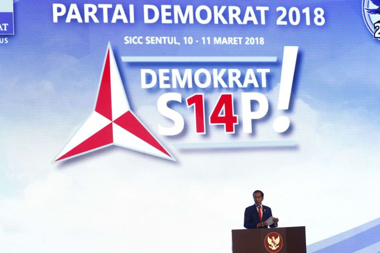 Presiden Joko Widodo menyampaikan sambutan dalam pembukaan Rapat Pimpinan Nasional (Rapimnas) Partai Demokrat tahun 2018 di Sentul International Convention Center, Bogor, Jawa Barat, Sabtu (10/03/2018) .Partai Demokrat menggelar Rapimnas selama dua hari 10-11 Maret 2018 untuk membahas strategi Pemilu 2018 serta Pemilu Legislatif dan Pilpres 2019.