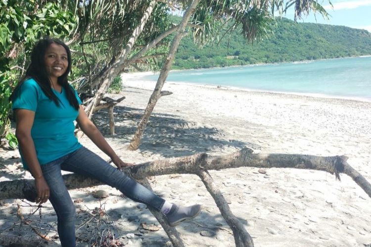 Foto: Berpose di Pantai Riangsunge Kelurahan Witaebang, Kecamatan Solor Barat, Flores Timur.   