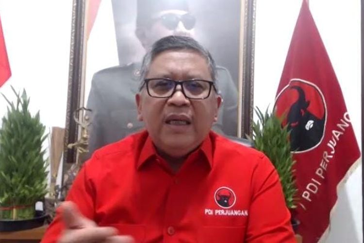 Sekretaris Jenderal PDI-P Hasto Kristiyanto dalam konferensi pers online PDI-P terkait putusan Mahkamah Konstitusi (MK) soal sistem pemilu, Kamis (15/6/2023).