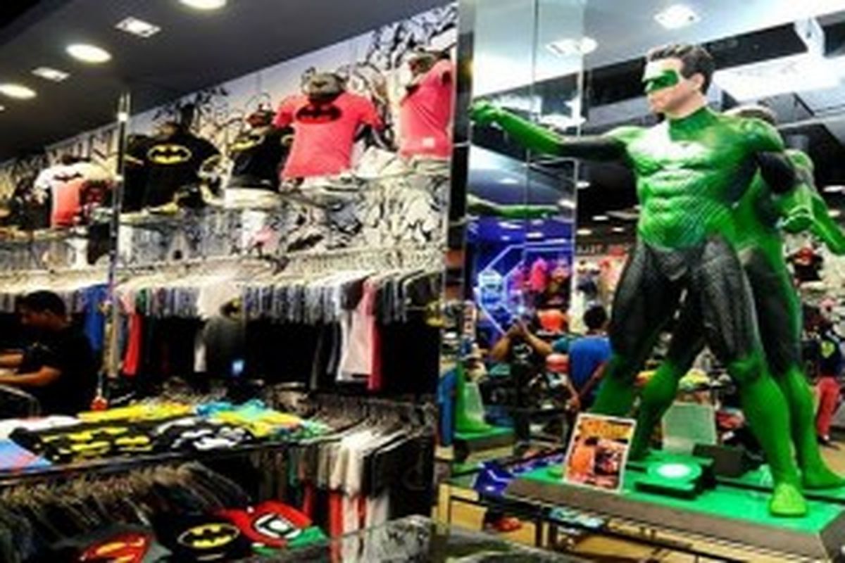 DC Comics Super Heroes Store Indonesia mengadakan Catwalk Terpanjang 100 M yang diselenggarakan di Mall Kelapa Gading 3, Jakarta. Sekaligus untuk merayakan 75 tahun Superman.