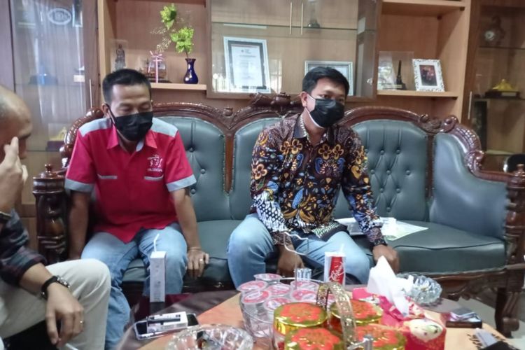 Fauzi Tulus mengadu ke DPRD Kabupaten Semarang mengenai penarikan biaya perawatan Covid-19.