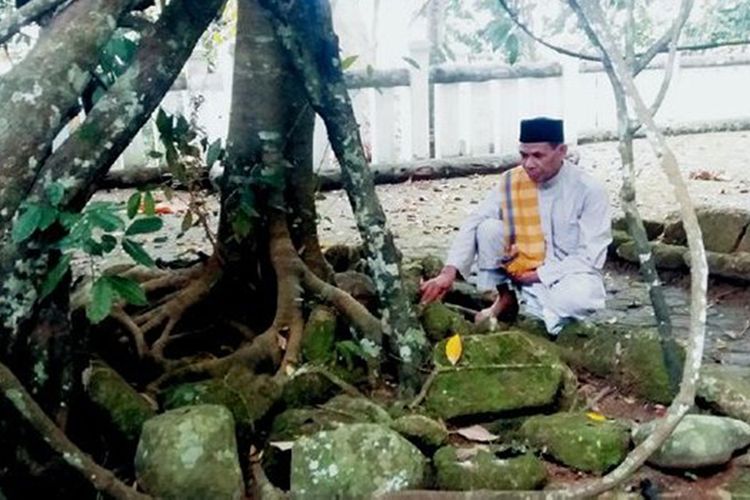 Makam Syekh Maulana Muhammad Syafei alias Pangeran Raja Atas Angin.