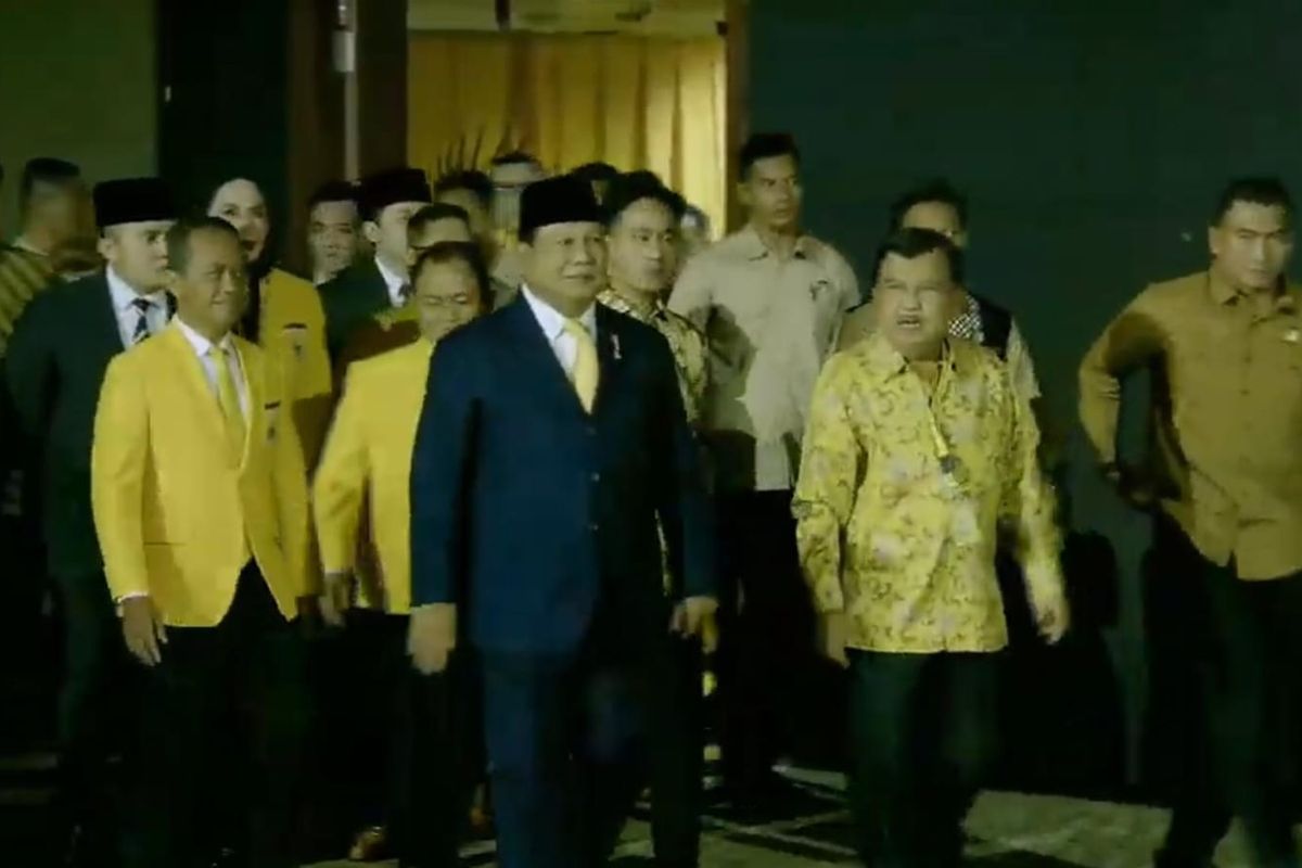 Alasan Prabowo Pilih Dasi Kuning Hadiri HUT Golkar: Saya Punya Jaket Kuning, tapi Sudah Kekecilan 