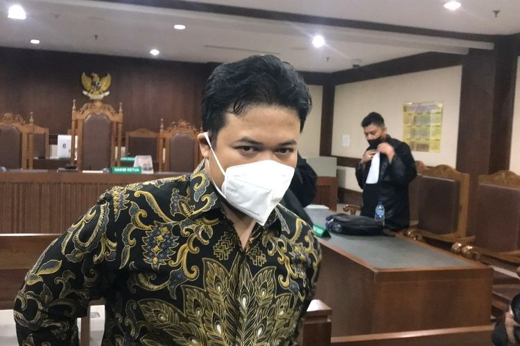 Mejelis hakim Pengadilan Tindak Pidana Korupsi (Tipikor) pada Pengadilan Negeri (PN) Jakarta Pusat memvonis CEO Jouska Aakar Abyasa Fidzuno selama 6 tahun 6 bulan penjara pada Senin (22/8/2022).