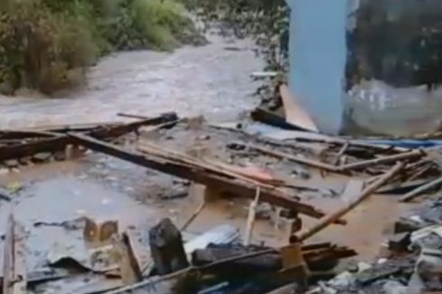 2 Rumah di Tasikmalaya Hanyut Terbawa Arus Sungai Saat Hujan Deras