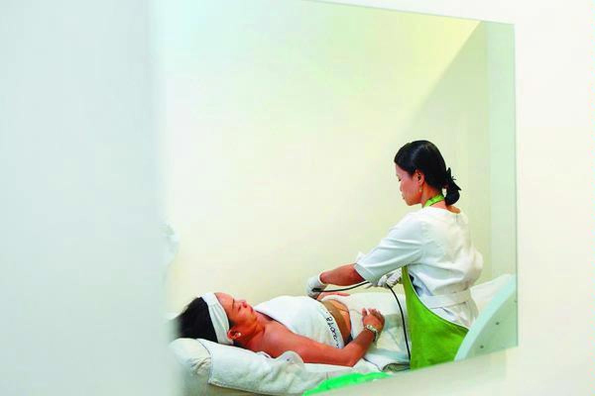 Pemeriksaan komprehensif pada perempuan mulai dari mata hingga area vaginal.