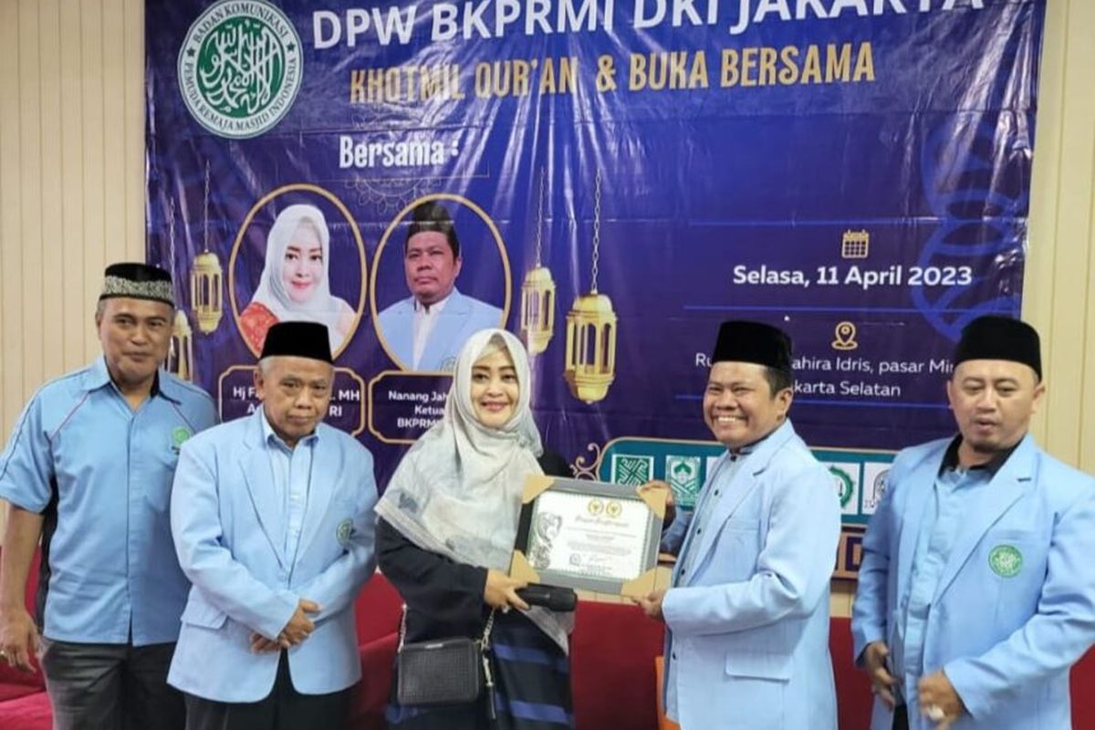 Anggota Dewan Perwakilan Daerah (DPD)-RI Daerah Pemilihan (Dapil) DKI Jakarta Fahira Idris dalam sebuah kesempatan bersama Dewan Pengurus Wilayah (DPW) Badan Komunikasi Pemuda Remaja Masjid Indonesia (BKPRMI) Daerah Khusus Ibu Kota (DKI) Jakarta.