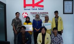Hutama Karya Salurkan Beasiswa 