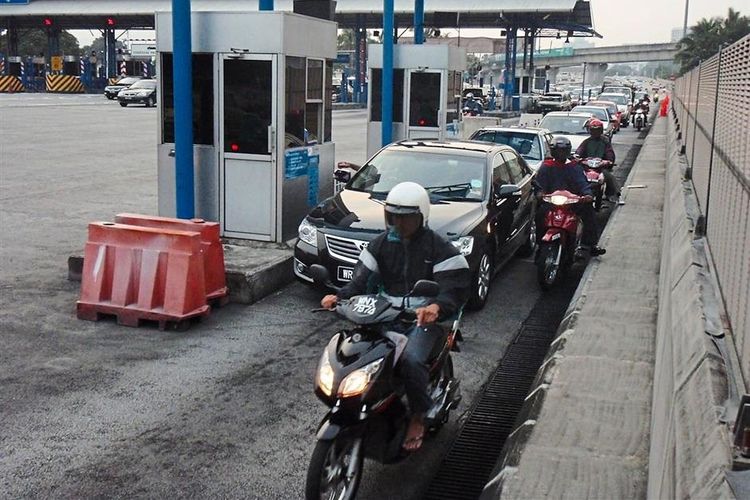 Ilustrasi motor masuk tol di Malaysia