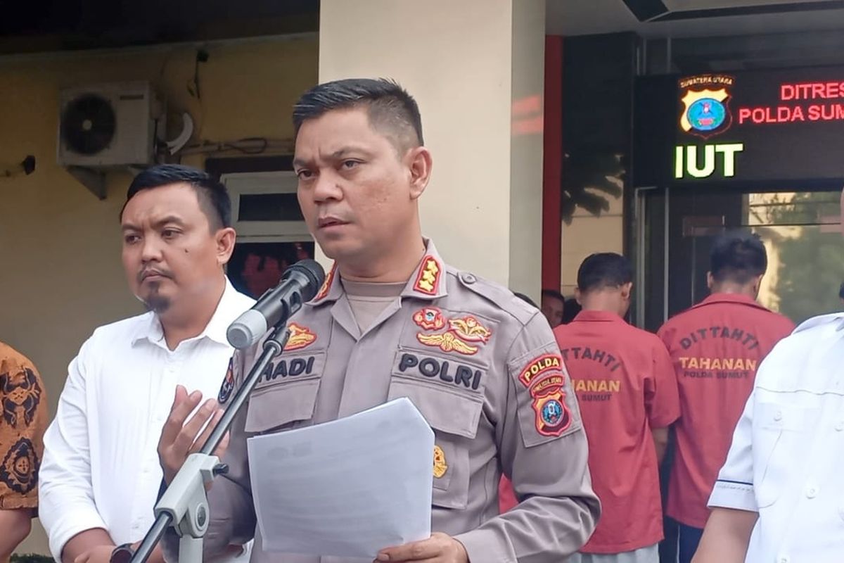 Kabid Humas Polda Sumut, Kombes Pol Hadi Wahyudi menjelaskan penangkapan 5 ninja sawit dan 1 penadah yang selama 3 tahun terakhir diduga mencuri sawit milik PTPN IV di Simalungun. Kerugian diperkirakan hingga Rp 100 miliar.
