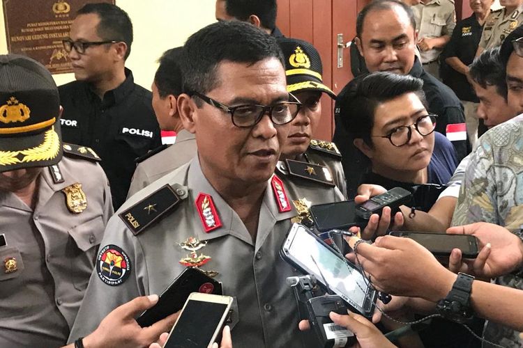 Kepala Biro Penerangan Masyarakat (Karopenmas) Divisi Humas Polri Brigjen Argo Yuwono di RS Polri, Kramat Jati, Jakarta Timur, Senin (2/12/2019).