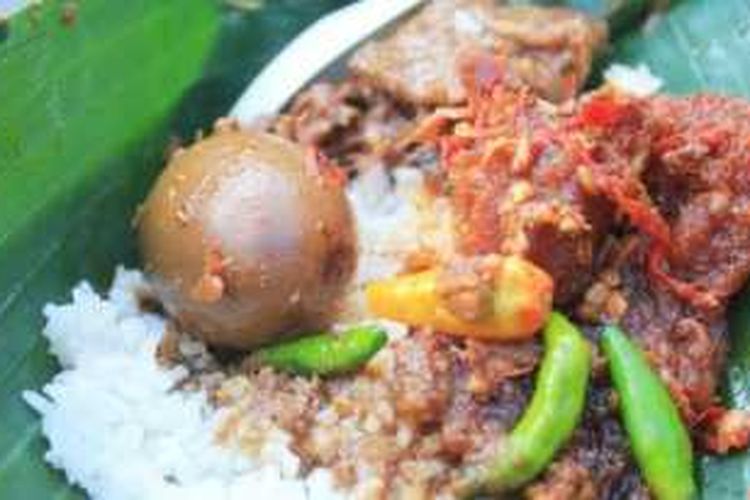 Gudeg olahan Mbah Lindu, Yogyakarta