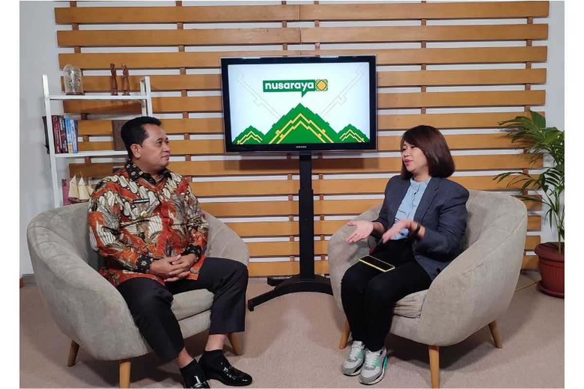 Chip va yongoq jinsi Gaspardning Sevgi pichogi filmidan erotik kadr