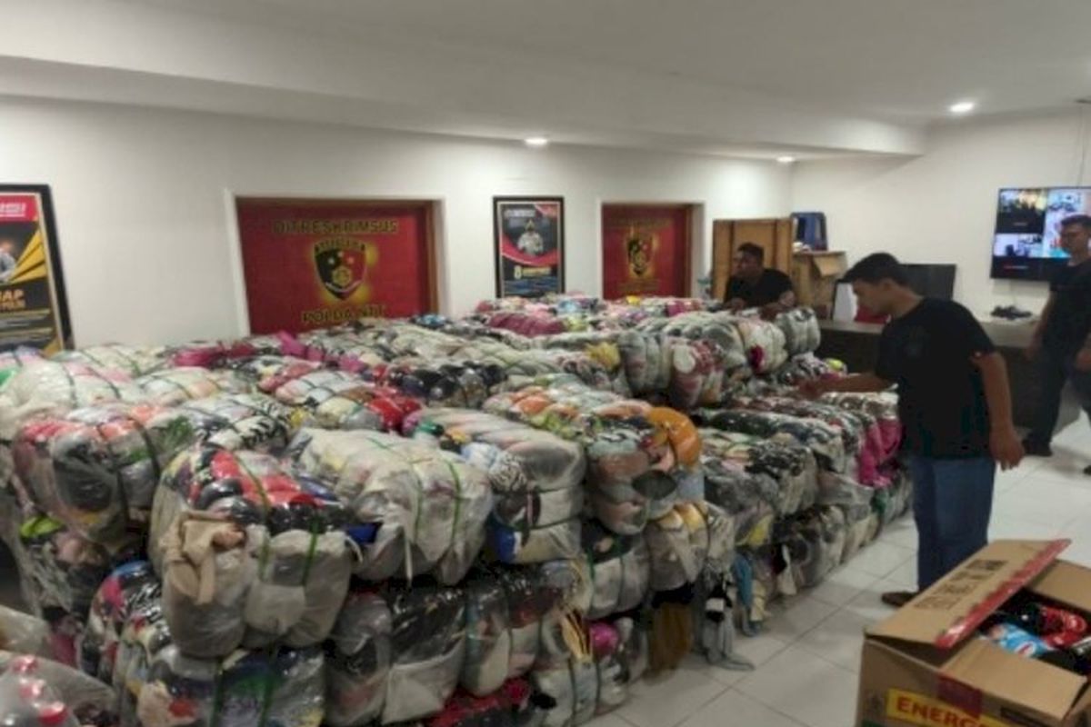 Polisi Gagalkan Penyelundupan 157 Ballpress Barang Impor dari Timor Leste  ke NTT