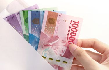 Ilustrasi gaji, rupiah, pesangon, tunjangan 