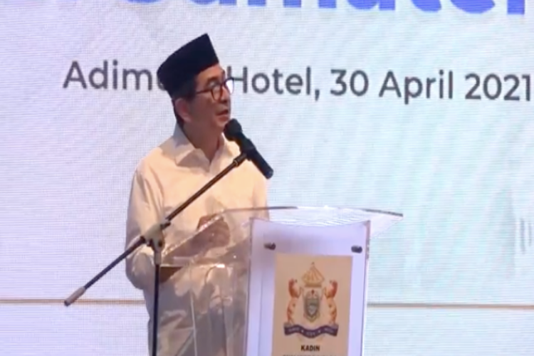 Arsjad Rasjid saat menyampaikan pidato di Hotel Adimulia, Medan.