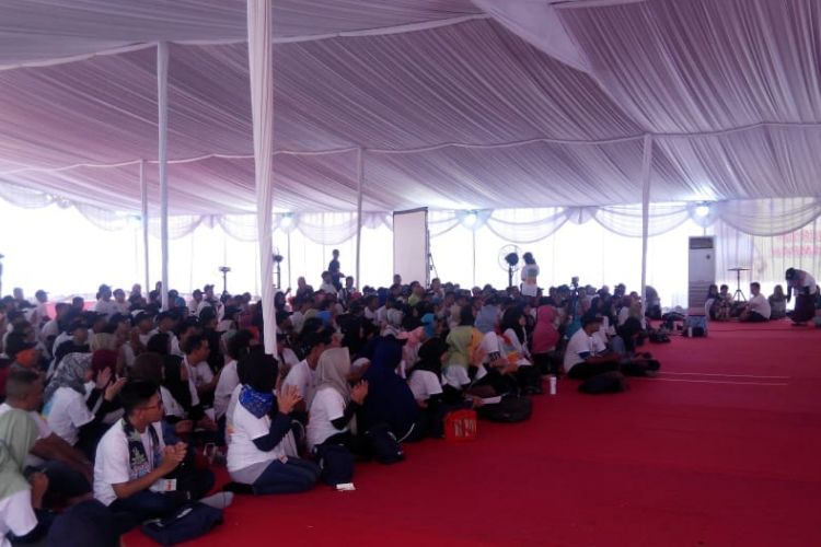 Para peserta Jambore Indonesia Bersih dan Bebas Sampah 2018 yang diselenggarakan oleh Ditjen Cipta Karya Kementerian Pekerjaan Umum dan Perumahan Rakyat pada 13 - 15 September 2018  di Lapangan Rampal, Malang.
