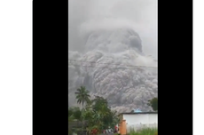 Erupsi Gunung Semeru, Viral Video Warga Berhamburan Selamatkan Diri