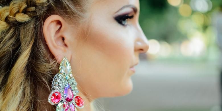 Lubang Tindikan Sering Berbau Tak Sedap Ini Sebabnya Halaman All Kompas Com