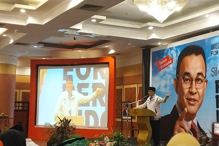 Bacapres dari Koalisi Perubahan untuk Persatuan (KPP), Anies Baswedan saat berikan sambutan di launching Forum Bersama Indonesia (FBI) di Hotel Mega Anggrek, Jakarta Barat, Jumat (15/9/2023).