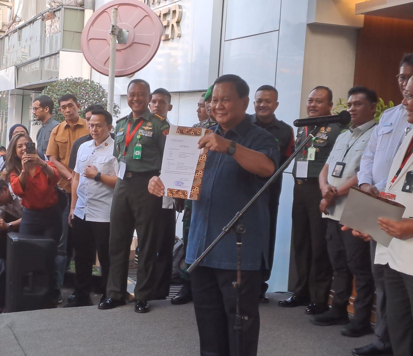 Tuntaskan Pemeriksaan Kesehatan, Prabowo: Saya Mantan Kopassus, tetapi Takut Disuntik