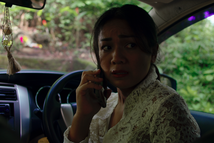 Aktris peran Nirina Zubir harus memerankan sosok ibu sekaligus istri yang mengalami Kekerasan dalam Rumah Tangga (KDRT) di Paranoia.