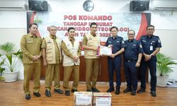 KAI Salurkan Bantuan bagi Masyarakat Aceh, Sumatera Utara, dan Sumatera Barat yang Terdampak Banjir