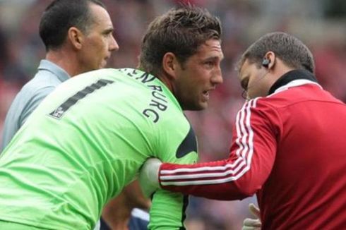 Stekelenburg Segera Naik Meja Operasi