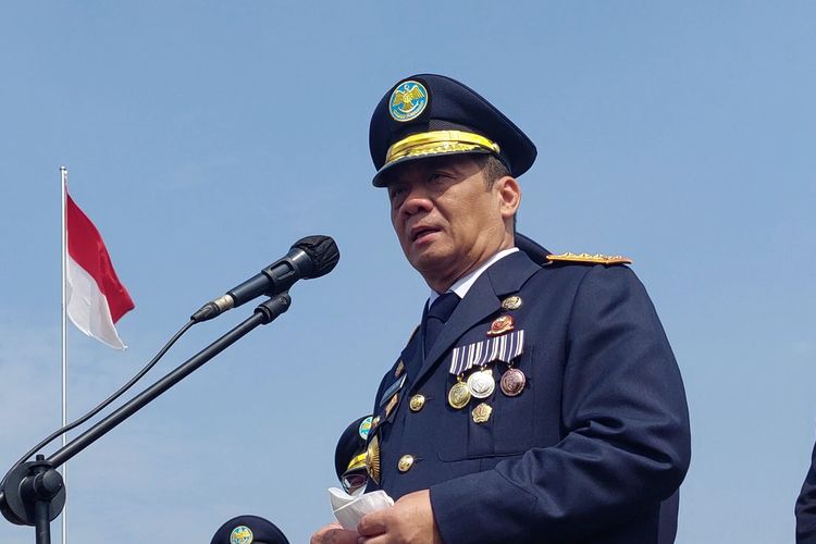 Wakil Gubernur (Wagub) DKI Jakarta Ahmad Riza Patria menghadiri Upacara Hari Perhubungan Nasional (Harhubnas) Tahun 2022 Tingkat Provinsi DKI Jakarta yang digelar di halaman Monumen Nasional (Monas) di Jakarta Pusat, pada Sabtu (17/9/2022). 