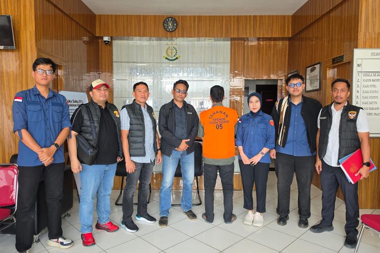Tilap Rp 764 Juta Buat Judi Online, Bendahara Desa di Sulbar Diserahkan ke Kejaksaan